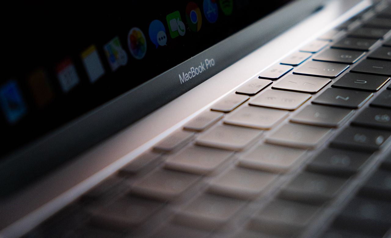 MacBook Pro 2021 może otrzymać nowe złącza i nie tylko. To znaczy, szykuje się zmiana projektu