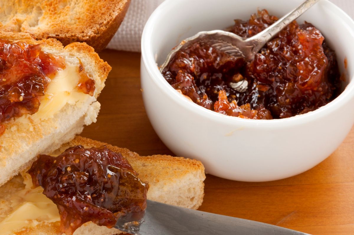 Adults and children will love fig jam.