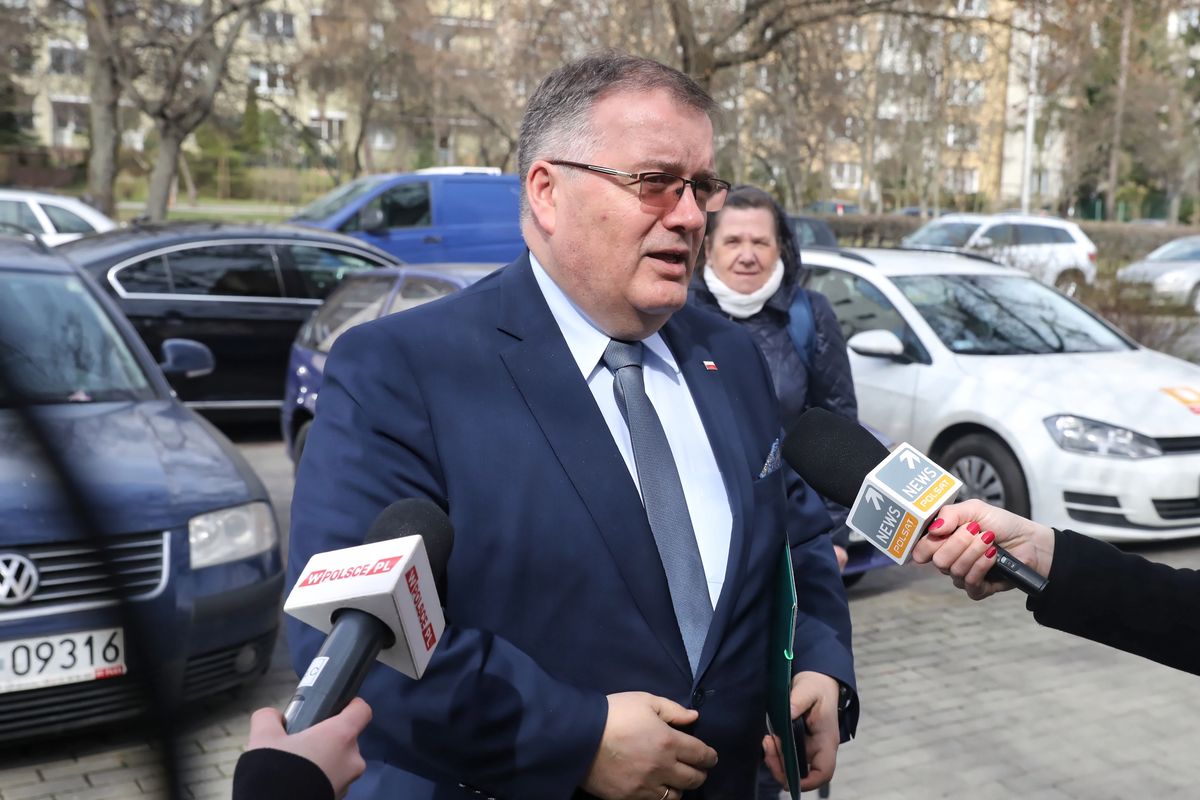 Minister Andrzej Dera mocno o Lisińskim. "Ci ludzie to cwaniaki"