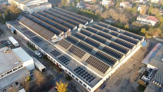 Fotowoltaika w firmie. Bezpieczeństwo, oszczędności i odpowiedzialność