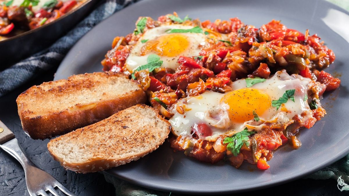 Prosty przepis na szakszukę.