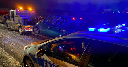 Nie zatrzymał się i próbował przejechać policjanta