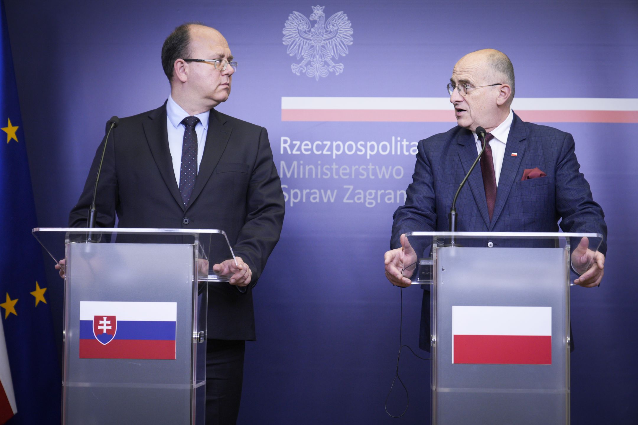 Na zdjęciu: Miroslav Wlachovský, minister spraw zagranicznych i europejskich Republiki Słowackiej oraz szef polskiego MSZ Zbigniew Rau