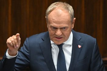 Tusk ostro po wecie Nawrockiego. "Jest w to chyba bardziej uwikłany"