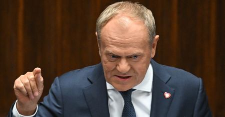 Tusk ostro po wecie Nawrockiego. "Jest w to chyba bardziej uwikłany"