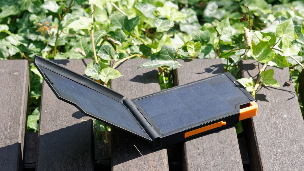 Xtorm Evoke Solar Charger: darmowa energia na każdą pogodę 1