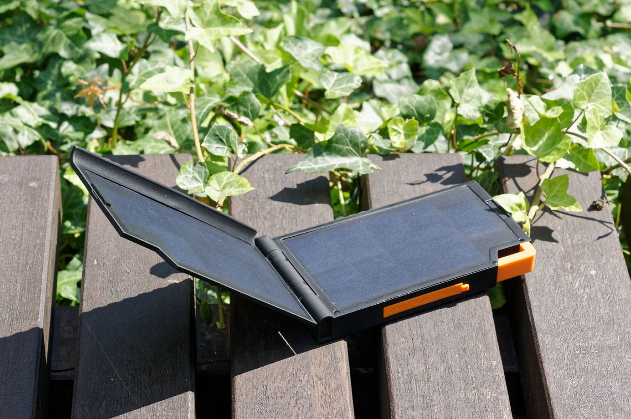 Xtorm Evoke Solar Charger: darmowa energia na każdą pogodę