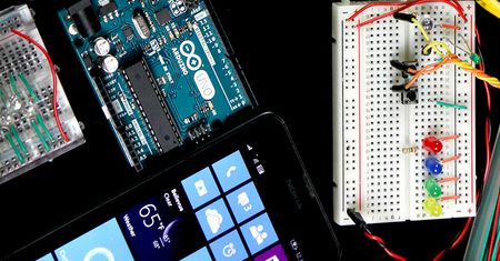 Darmowy, ale zamknięty Windows 10 trafił na Raspberry Pi 2 i płytkę Intela