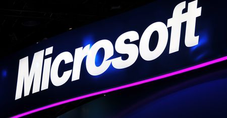 W kieszeni Microsoftu: Surface wychodzi na prostą, traci Xbox i Office 365