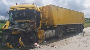 Malechy: Tragiczna czołówka pojazdów ciężarowych. Jedna osoba zginęła