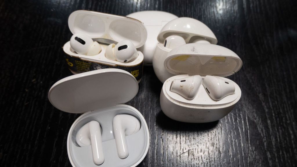 Wreless Headphone
A family uses various brands of wireless headphones, some of which are no longer usable, in Shanghai, China, on September 20, 2024. (Photo by Costfoto/NurPhoto via Getty Images)
NurPhoto
headphone durability, headphone models, headphone issues, september 20, tech photography, wireless audio, tech products., tech trends, headphone, headphone market, unusable, consumer electronics, headphone innovation, headphone quality, nurphoto, urban lifestyle, audio devices, various brands, costfoto, family usage, wireless, china, headphone brands, electronic waste, chn, product lifespan, audio accessories