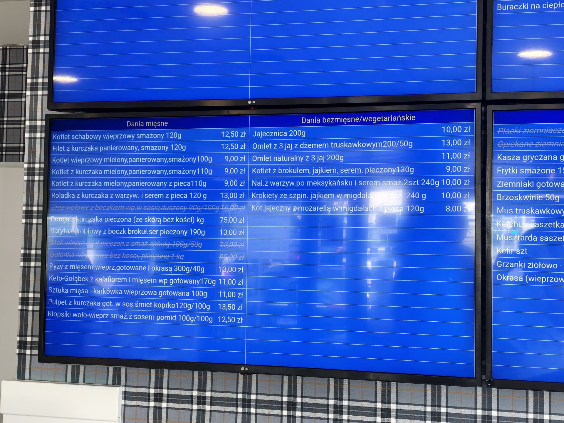 Menu podejrzeć można na ekranach