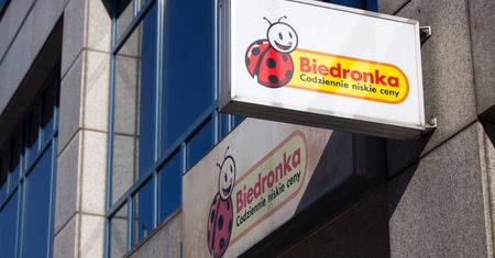 Biedronka zadziwiła wszystkich. Dali im po 2,5 tys. złotych