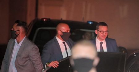 Budżet UE i weto Polski. Kulisy narady przy Nowogrodzkiej