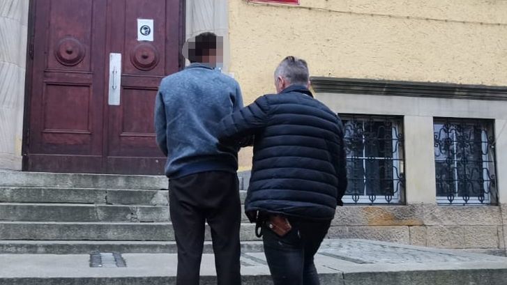 Chojnów. Ukradł płot, a później groził maczetą. Grozi mu 10 lat więzienia