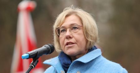 "Spadkobiercy SB". Kurator Nowak o liczących ludzi w kościołach