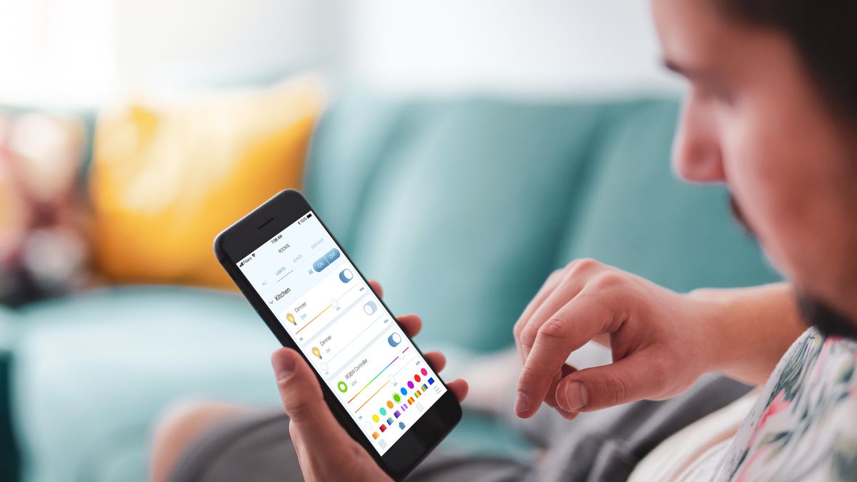 FIBARO Home Center: nowa aplikacja dla inteligentnego domu uczy się zwyczajów domowników