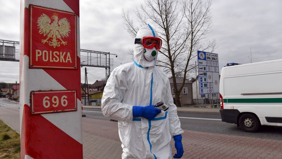 - My naprawdę nie wiemy, jak w obecnej sytuacji mamy ewidencjonować na przykład kombinezony, maseczki i rękawiczki - mówi nam menedżer dużej firmy.
