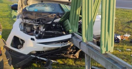 To cud, że kierowca nie zginął na miejscu. Bariera przebiła na wylot Range Rovera na ekspresówce pod Lublinem