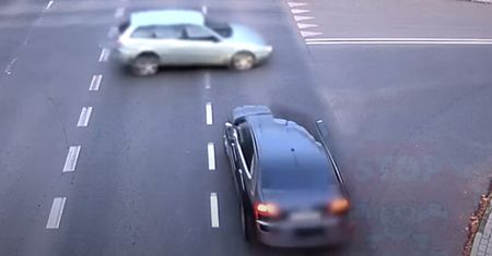 Do końca życia pożałuje, że przejechał na czerwonym. Nagranie poraża
