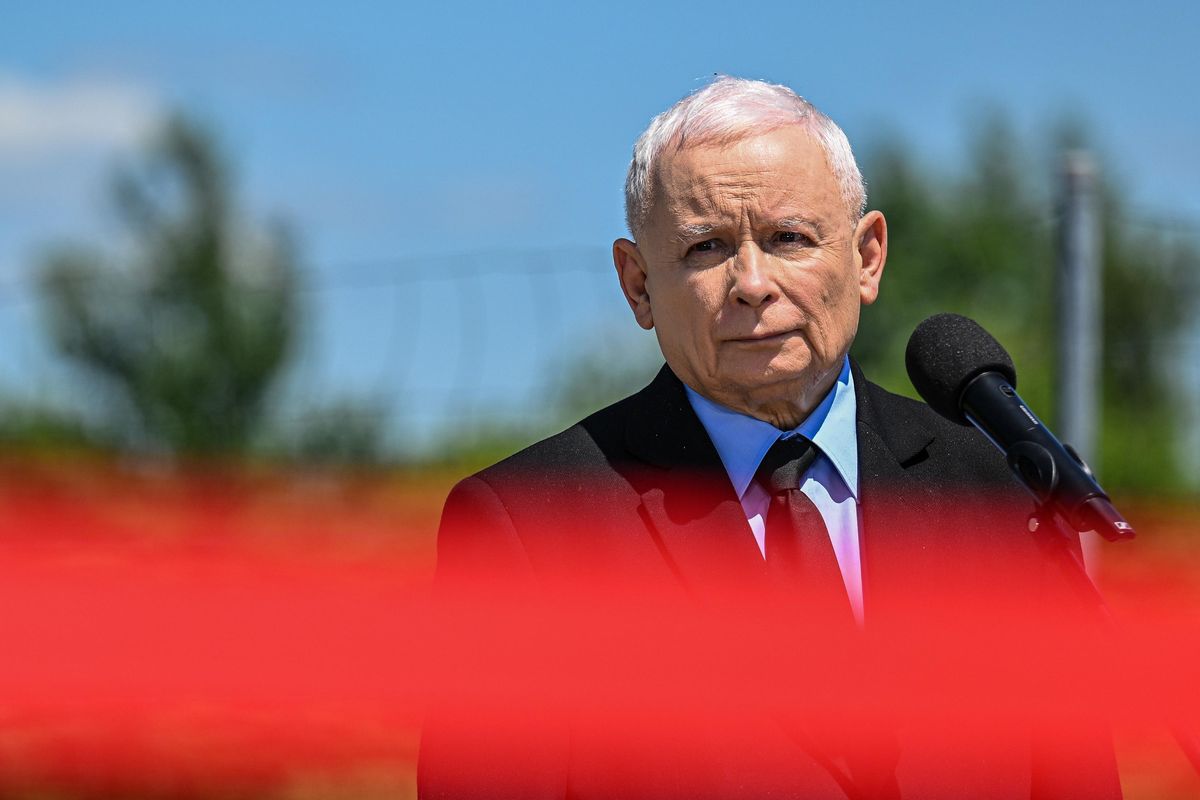 Skrócenie wieku emerytalnego pomoże Prawu i Sprawiedliwości wygrać wybory - uważają Polacy. Na zdjęciu prezes PiS Jarosław Kaczyński