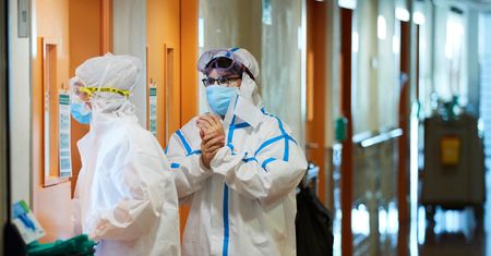 Wrocław. Koronawirus. Szpital przy ul. Borowskiej stopniowo wraca do normalnej pracy