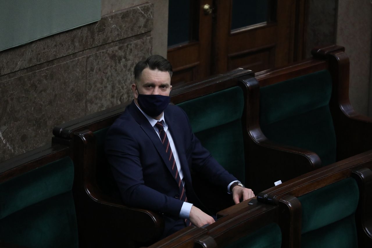 "Wysypisko śmieci". Publicysta ostro o partii Łukasza Mejzy