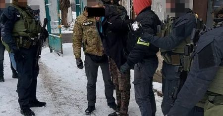 Dramatyczne sceny w łódzkim kantorze. Napastnik strzelał do kasjerki!