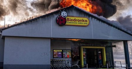 Ogromny pożar Biedronki. Kolosalne straty. Prokuratura komentuje
