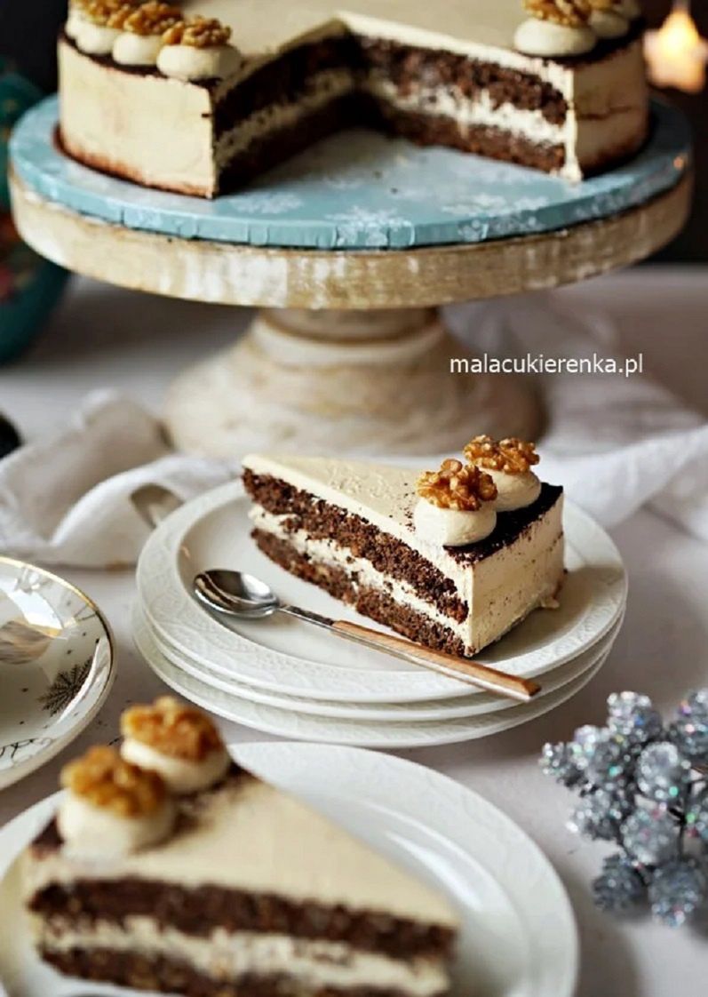 Tort makowy z orzechami