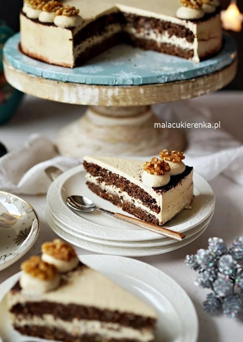 Tort makowy z orzechami