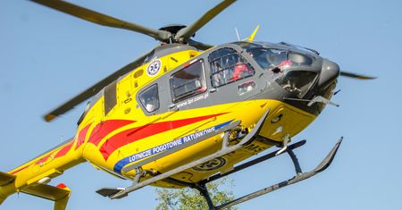 Tragedia w Trutach. Dwóch nastolatków na hulajnodze wjechało pod auto