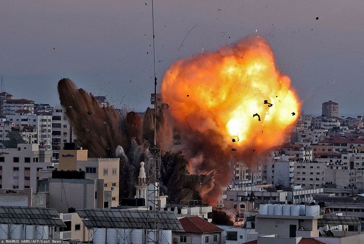 Izrael zaatakował Strefę Gazy. Wcześniej Hamas wysłał bomby zapalające