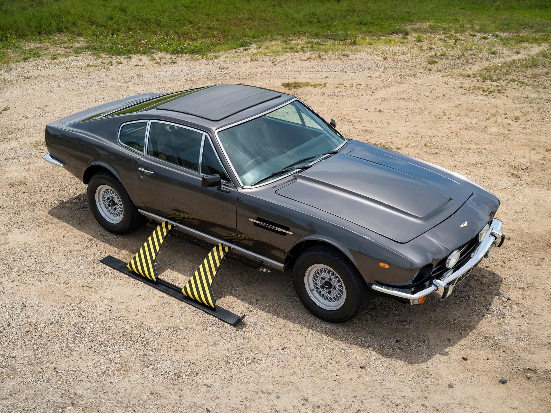 1973 Aston Martin V8 "The Living Daylights" 