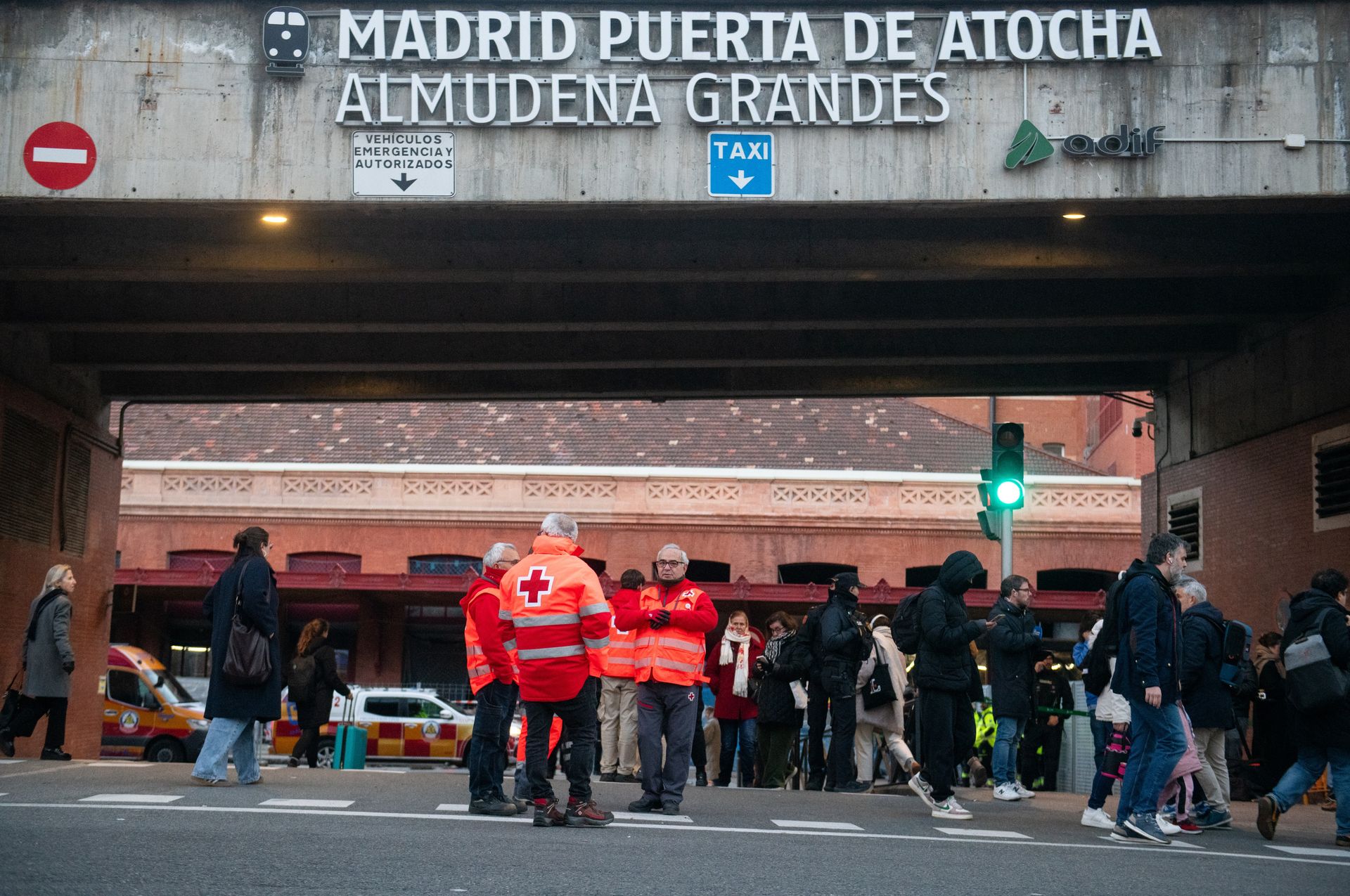 wiadomości,aktualności,WP Wiadomości Katastrofa pociągów w Hiszpanii. Premier odwołał wyjazd do Davos