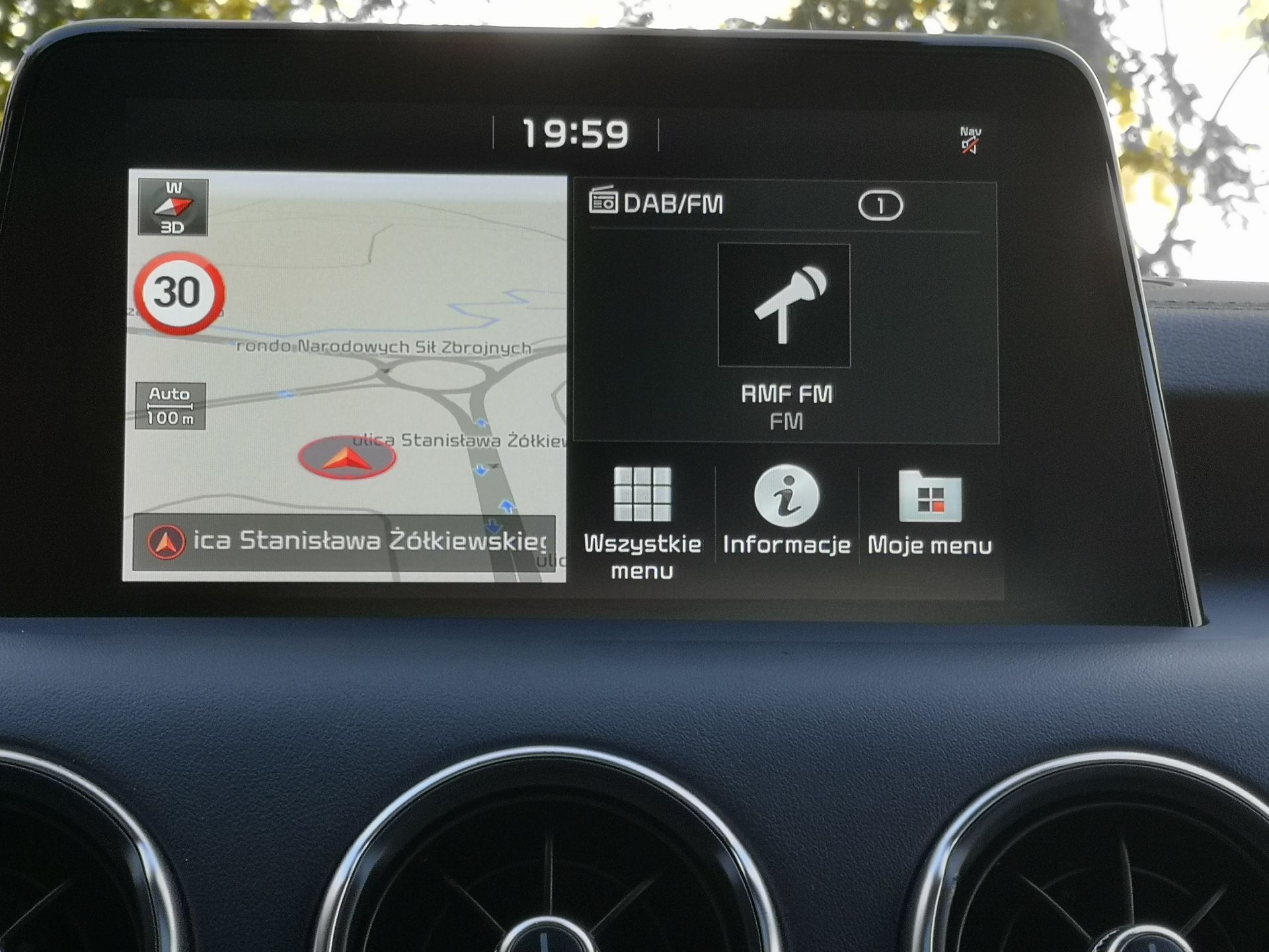 Krótki test Kia Stinger GT Line: Wspomaganie parkowania i audio Harman Kardon 10