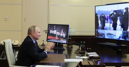 Putin w bunkrze. Kuriozalne sceny w Rosji