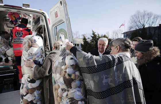 IKEA przekazała kilka tysięcy zabawek krakowskiemu pogotowiu ratunkowemu
