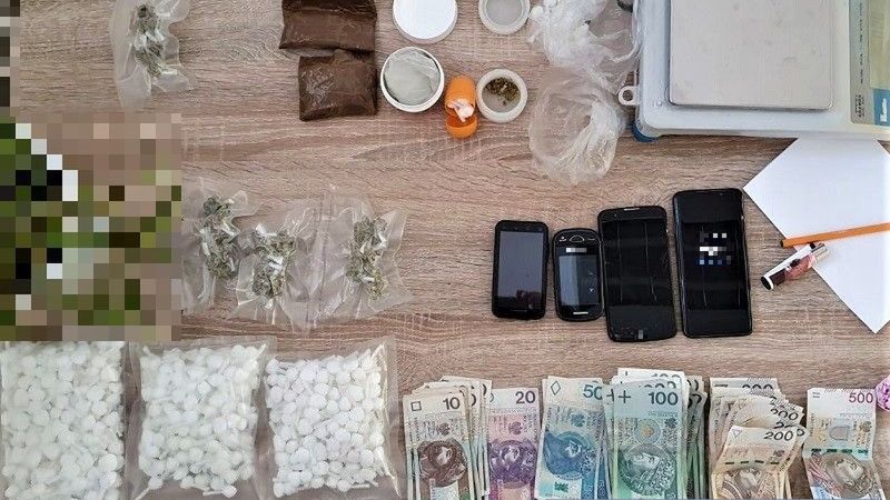 Wrocław. 33-latek miał prawie 3,5 tys. porcji narkotyków. Grozi mu 10 lat więzienia