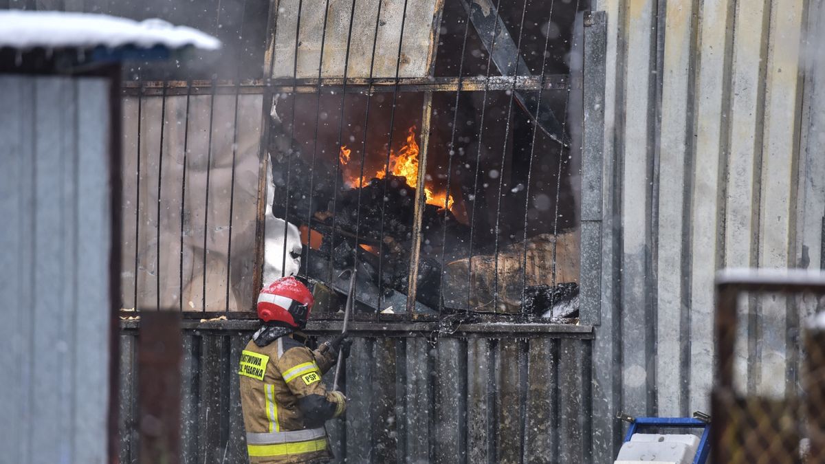Lublin. Pożar w hali ze sprzętem AGD