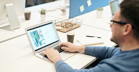 Zmiany dla pracowników 2023. Nowe przepisy od 17 listopada