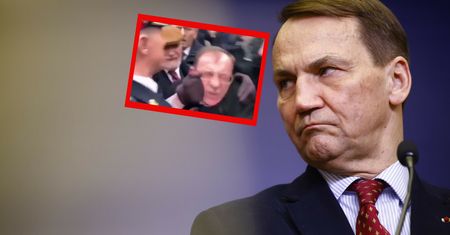 Sikorski komentuje sceny pod Sejmem. Nie zabrakło uszczypliwości