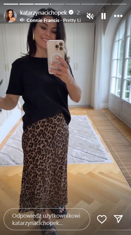 Katarzyna Cichopek w modnej spódnicy 