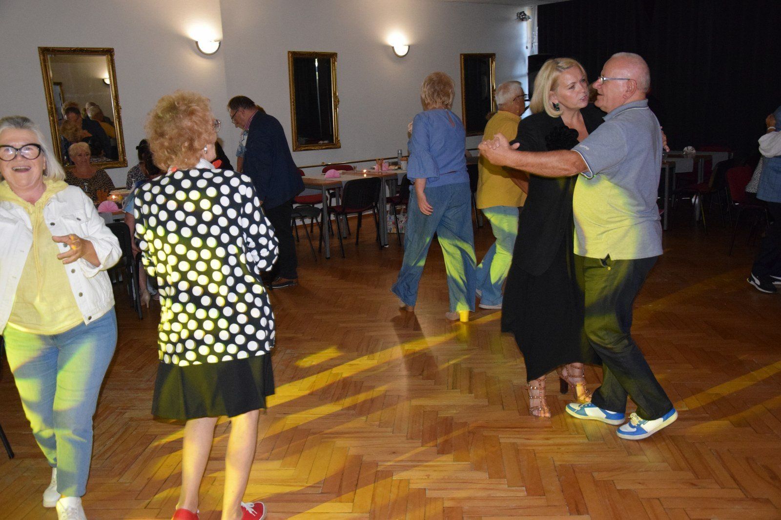 Takich seniorów nie ma nigdzie indziej. Są w Zduńskiej Woli