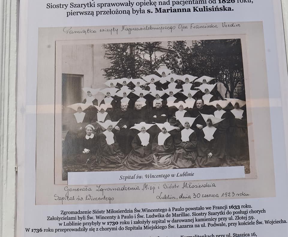 Pamiątkowe zdjęcie sióstr Szarytek