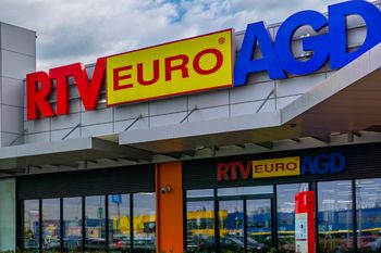 Dobra wiadomość dla miłośników kawy. Ekspres kolbowy 100 zł taniej w RTV Euro AGD