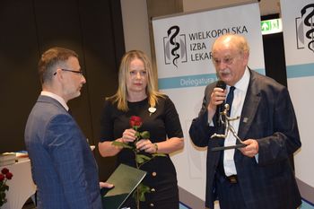 Piła. Eskulapy rozdane! Po raz kolejny otrzymali je lekarze po 25 i 50 latach od uzyskania prawa wykonywania zawodu