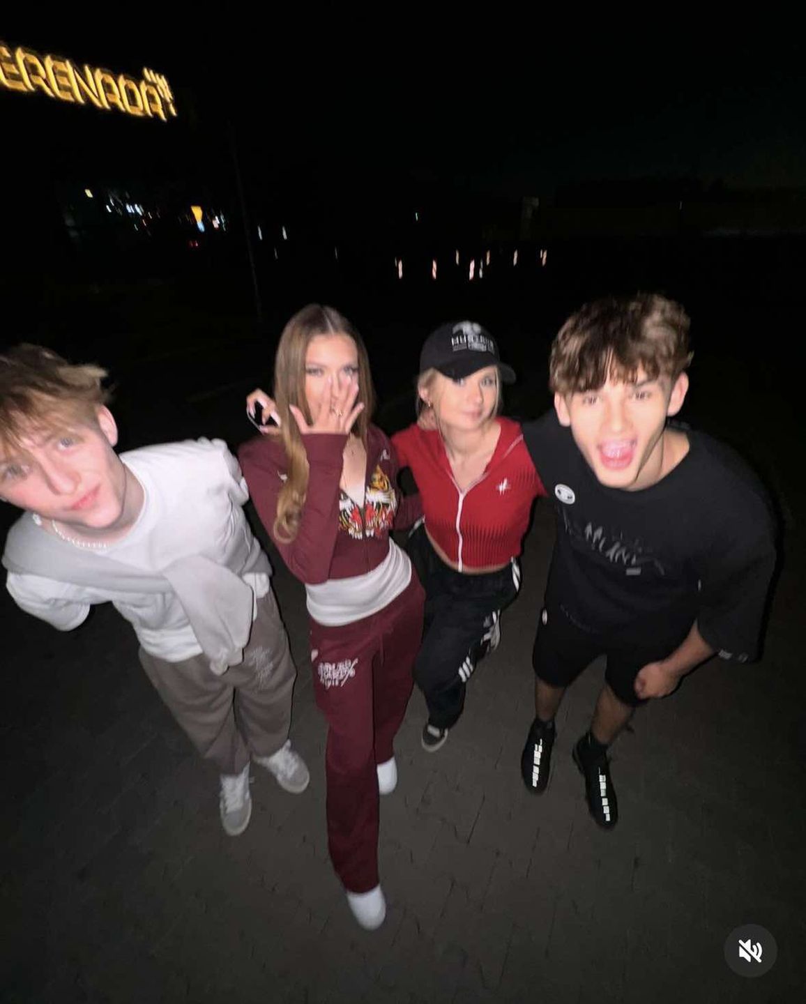 Viki Gabor zamieściła fotki z Elizą Macudzińską