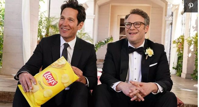 Złote wspomnienia Paula Rudda i Setha Rogena w reklamie Lay's na Super Bowl