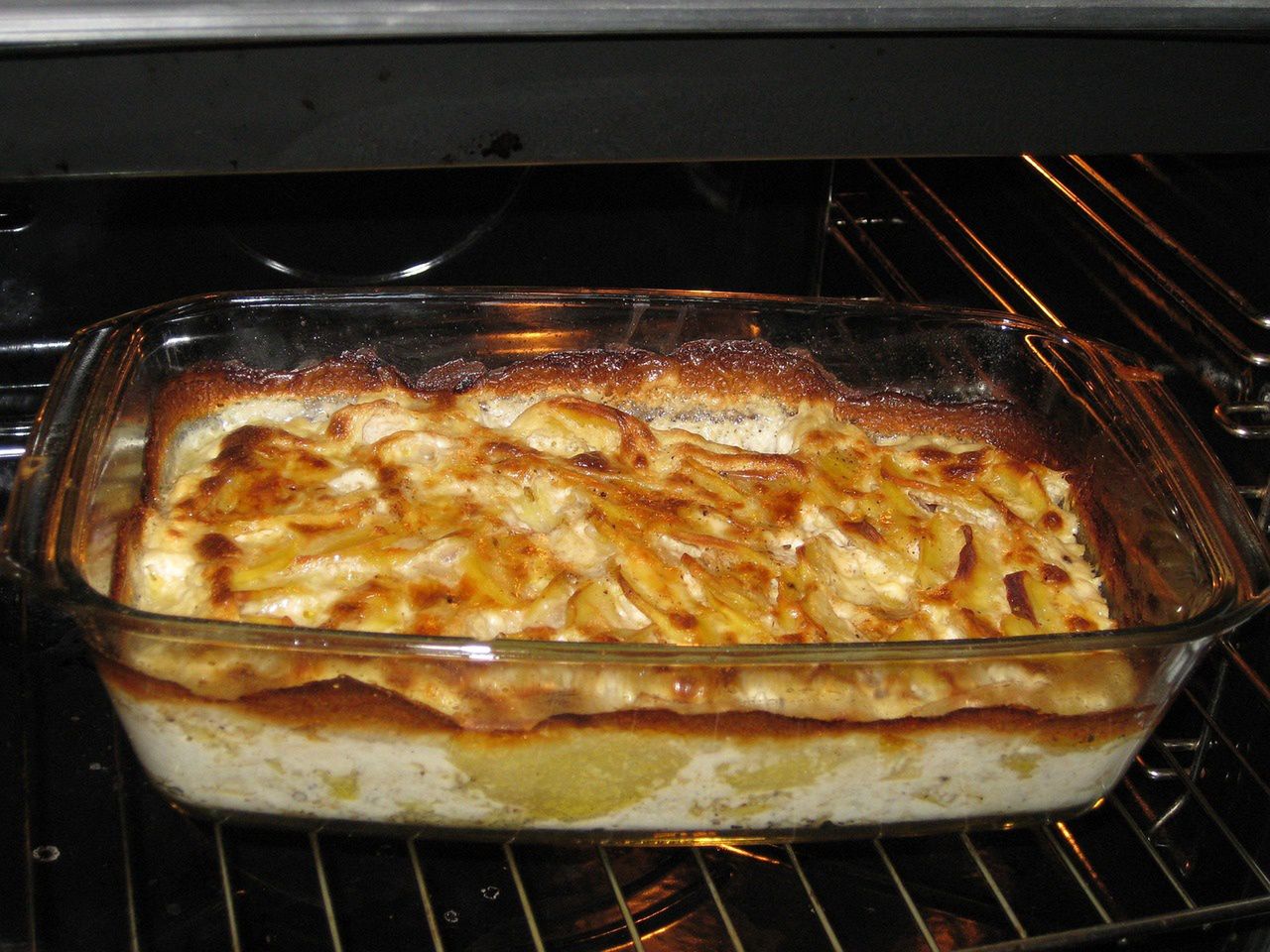 Fast, flavorsome and filling. Baking meat and potatoes for a